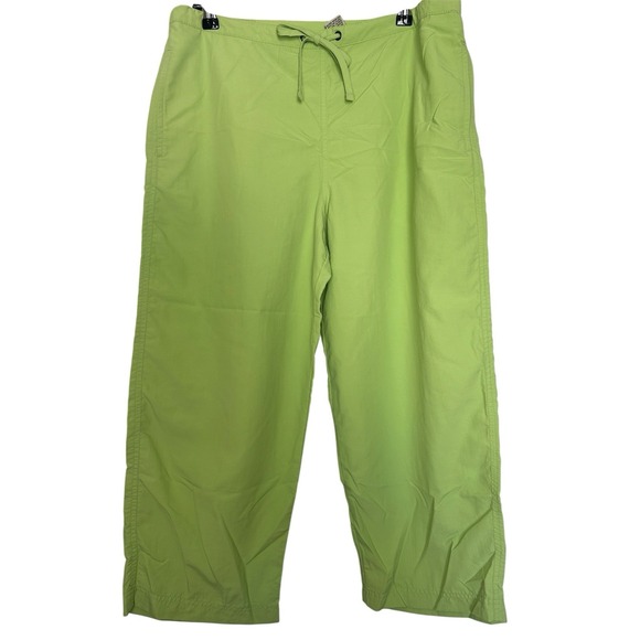 L.L. Bean Pants - LL BEAN Women's Woven Nylon Capris Size Medium Elastic Waist Lime Green Pockets